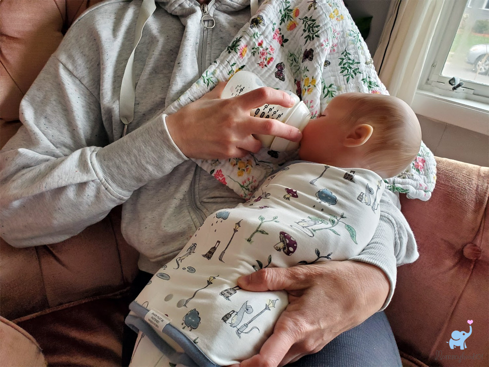 feeding a baby with kendamil infant formula